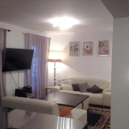 Studio In With Balcony And Wifi 500 M From The Beach דירה *