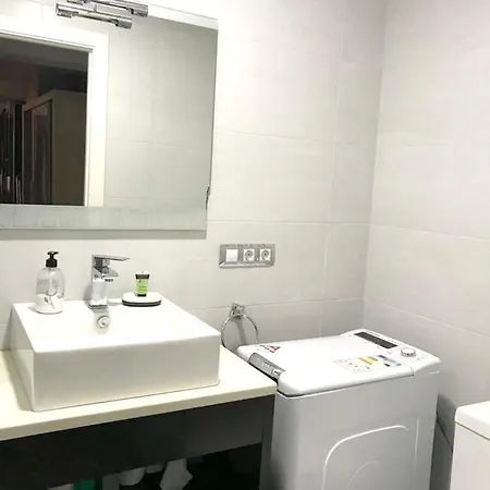 Studio In With Balcony And Wifi 500 M From The Beach * סנטנדר
